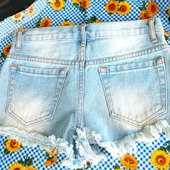 Forever 21 Distressed High Rise Cut Off Jean Short SIZE 25 - Picture 2 of 9